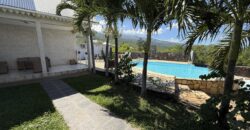 Villa d’exception à vendre à la Pointe des Châteaux – piscine et vue spectaculaire océan et montagne
