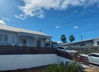 À louer une villa T4 de plain-pied située à Ravine des Cabris proche du centre-ville