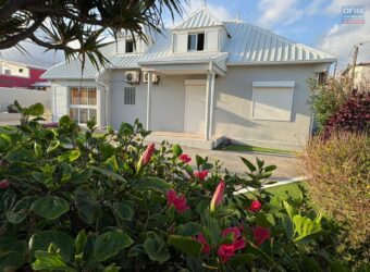 En vente une grande villa duplex située dans le quartier des Pêcheurs, à Saint Pierre