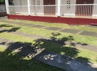 À louer : Bas de villa 95 m² au cœur de Sainte-Marie