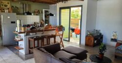 À vendre un complexe immobilier d’environ 200 m2 situé à Terre Sainte à deux pas pas de la plage