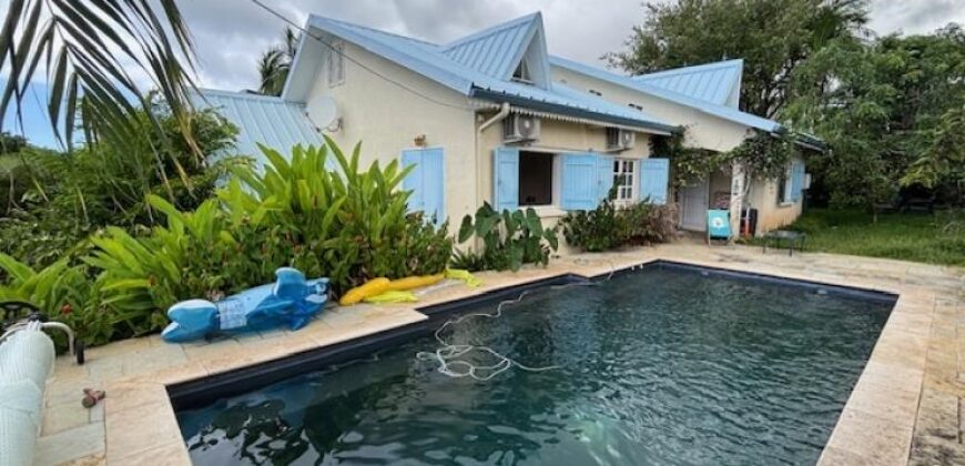 À vendre une charmante maison T6/7 avec piscine dans un lotissement privé à La Montagne