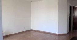 Appartement F4 en duplex rénové à louer dans une résidence à Saint-Denis, rue Ruisseau des Noirs.