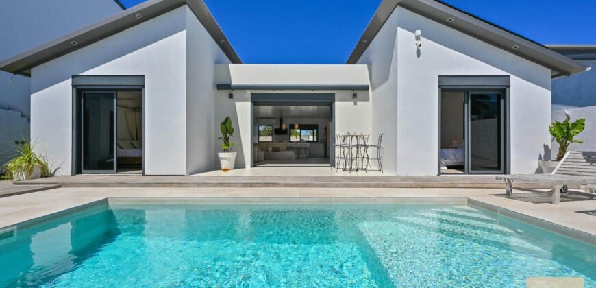 À vendre magnifique villa familiale récente avec piscine et vue imprenable située à La Rivière Saint-Louis