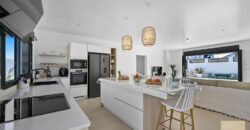 À vendre magnifique villa familiale récente avec piscine et vue imprenable située à La Rivière Saint-Louis