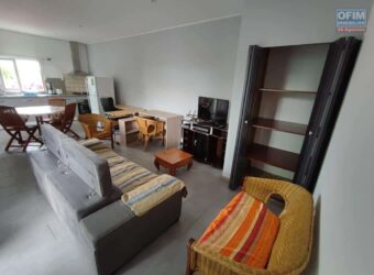 A louer joli appartement F2 meublé d’environ 60 m² situé au Tampon Trois Mares