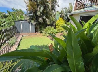 À vendre une spacieuse maison T6/7 avec jardin et parking à La Montagne Saint Denis Réunion