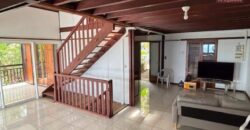 À vendre une spacieuse maison T6/7 avec jardin et parking à La Montagne Saint Denis Réunion