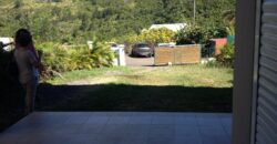 À vendre  une maison T5 mitoyenne avec jardin à La Montagne Saint-Denis Réunion