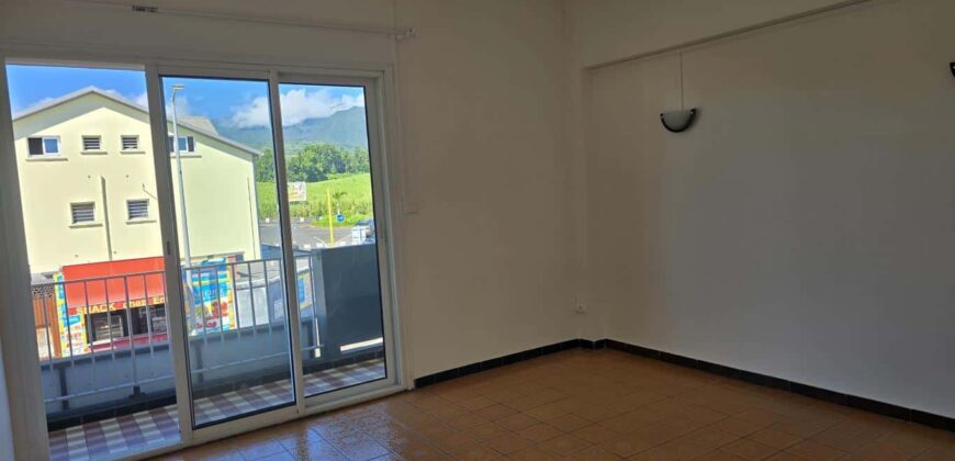 À louer un appartement T3 de 70m2 proche des commerces à Saint André Réunion