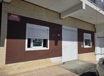 À louer un local commercial de 85m2 situé dans le secteur petit bazar à Saint André Réunion