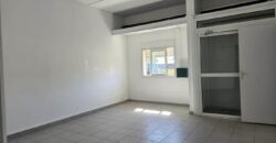 À louer un local commercial de 85m2 situé dans le secteur petit bazar à Saint André Réunion