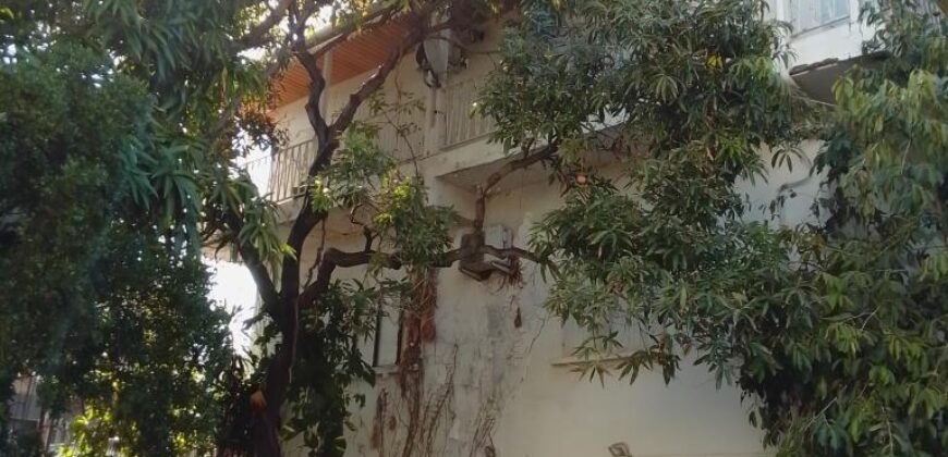 À vendre maison sur deux niveaux située proche de la plage dans le quartier des pêcheurs à Terre Sainte Réunion