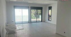À louer professionnel neuf situé au centre-ville de L’Étang-Salé-les-Hauts à La Réunion