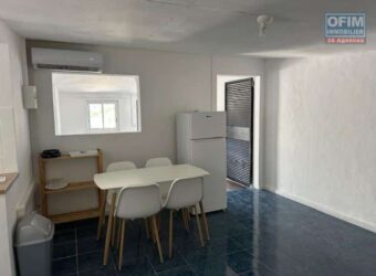 À louer agréable studio meublé de 36 m2 situé à la Ligne Paradis à Saint-Pierre à La Réunion