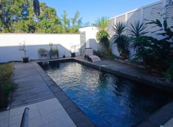À louer une villa moderne F4 de 121m2 avec piscine à Le Port (côté La Possession) Réunion