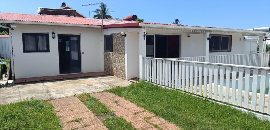 À vendre ensemble immobilier T3 + T2 avec piscine et terrain de 572 m² à Saint-Louis Réunion