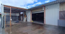 À louer grand local commercial de 260 m² idéalement situé au rond-point des Métiers à Quartier Français Sainte Suzanne Réunion