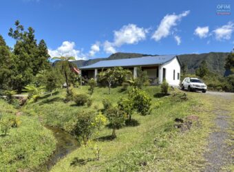 En vente une villa d’exception avec vue panoramique sur un terrain de 3100m2 à la Plaine des Palmistes Réunion