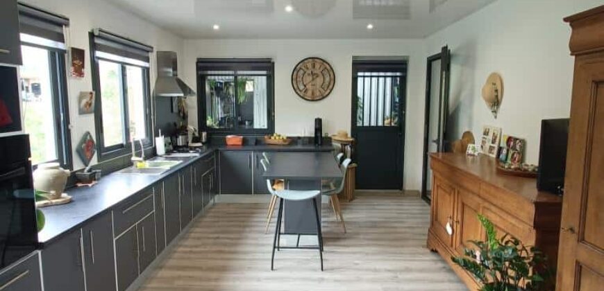 En vente une villa d’exception avec vue panoramique sur un terrain de 3100m2 à la Plaine des Palmistes Réunion
