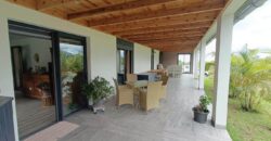 En vente une villa d’exception avec vue panoramique sur un terrain de 3100m2 à la Plaine des Palmistes Réunion