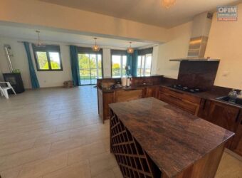 À louer une superbe ville T5 d’environ 183 m2 située dans un cadre calme et recherché à Bois Court la Plaine des cafres, Réunion