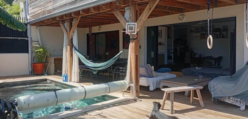 En vente maison F4 de 180 m² sur un terrain de 280m2 avec piscine à Piton Saint-Leu Réunion