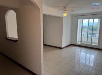 Location d’un charmant appartement T3 de 55.45 m2 situé proche du centre-ville au Tampon Réunion