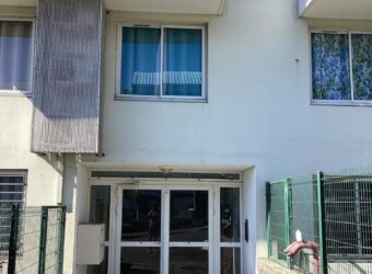 À louer un studio meublé et climatisé de 19.54m2 proche des universités à Sainte Clotilde Réunion