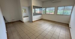 À louer un ensemble de quatre locaux professionnels de 70 m2 chacun situés au Tampon Réunion