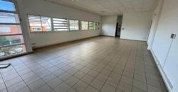 À louer un ensemble de quatre locaux professionnels de 70 m2 chacun situés au Tampon Réunion