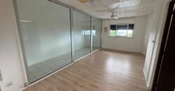 À louer Le Tampon Réunion local professionnel ou commercial rénové 66 m² idéal activité pro