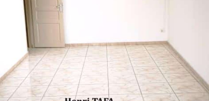 À louer spacieux appartement T3 de 68.48 m2 avec vue sur montagne situé en centre-ville de Saint-Joseph