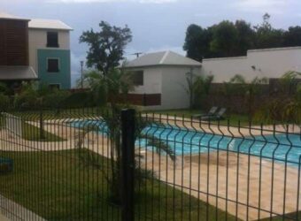 Vente d’un appartement de type F2 situé dans un résidence avec piscine à La Montagne Réunion