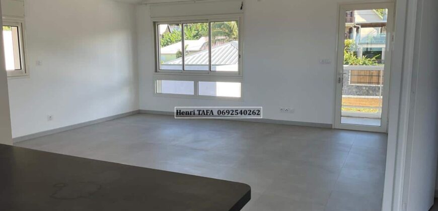 À louer charmant appartement F3 de 87.68 m2 avec vue mer situé à Manapany les Bains Réunion