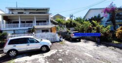 À vendre un ensemble immobilier composé de deux T3 et un T2 sur un terrain de 1313 m2 situé à Vincendo Réunion