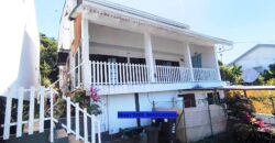 À vendre un ensemble immobilier composé de deux T3 et un T2 sur un terrain de 1313 m2 situé à Vincendo Réunion