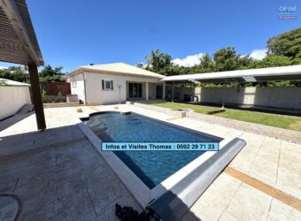 En vente une agréable villa récente de 95m2 avec piscine et garage à Sainte Anne Réunion