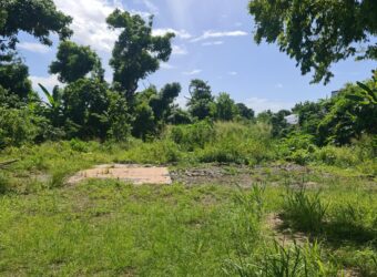 En vente un terrain de 372m2 situé dans le secteur de la commune Begue à Sainte Suzanne Réunion