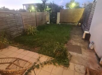 À vendre appartement F2 dans une résidence avec jardin à Sainte-Clotilde Réunion