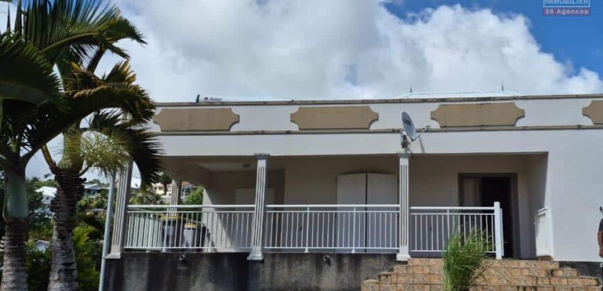 À louer une grande maison de 100m2 dans le secteur de Montée Sano à Sainte Marie