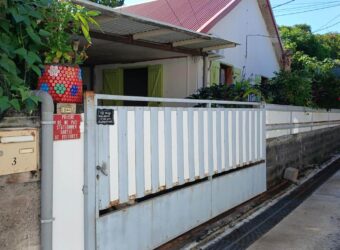 En vente une villa de type F3/4 d’environ 75 m2 située dans le quartier des pêcheurs à Saint Pierre Réunion