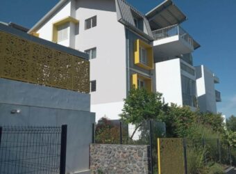 En vente un appartement de 75.60m2 avec vue mer et varangue à La Plaine Saint-Paul Réunion