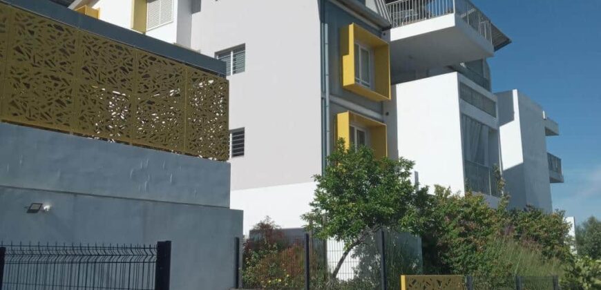En vente un appartement de 75.60m2 avec vue mer et varangue à La Plaine Saint-Paul Réunion