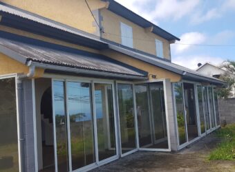 À louer une superbe villa T6 de 146.42 m2 située à mi-hauteur entre Les Avirons et Le Tévelave Réunion