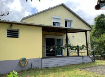 À louer villa T4 meublée de 119.19 m2 située au fond d’une impasse calme à Saint Louis Réunion