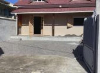 À louer une maison en duplex F5 entièrement rénovée avec cour à Bagatelle Sainte-Suzanne Réunion