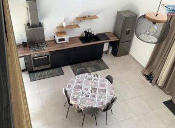 Louez cette superbe villa T4 meublée de 84.60 m2 située à La Rivière Saint-Louis