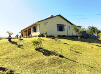 En vente une charmante maison F4 de 170 m² avec vue mer et montagne dans un cadre paisible à Bel Air, Saint-Joseph Réunion