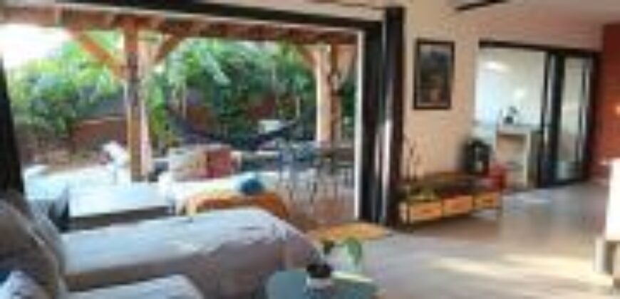 En vente maison F4 de 180 m² sur un terrain de 280m2 avec piscine à Piton Saint-Leu Réunion